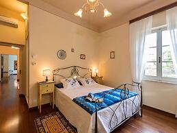 Air-conditioned Flat With Pool and Wellness Area