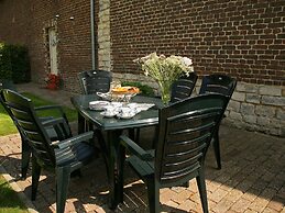 Lovely Farmhouse in Wijlre With Forest Nearby