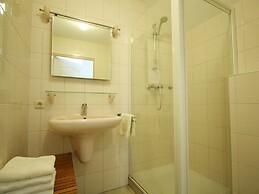 Lovely Farmhouse in Wijlre With Forest Nearby