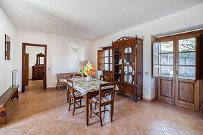 Lovely Apartment in Citerna With Swimming Pool