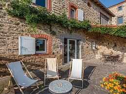 Holiday Home in Saint-beauzire With Garden and Private Terrace