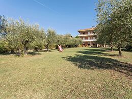 Cozy Apartment With Swimming Pool and gym on Lake Trasimeno