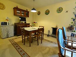 Bright Farmhouse in Montecatini Terme With Swimming Pool