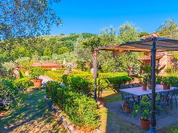 Bright Farmhouse in Montecatini Terme With Swimming Pool