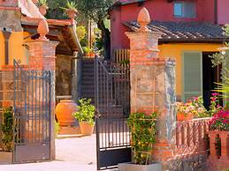 Bright Farmhouse in Montecatini Terme With Swimming Pool