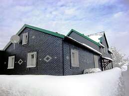 Holiday Home in Neustadt am Rennsteig With Pond