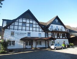 Holiday Home in Neustadt am Rennsteig With Pond