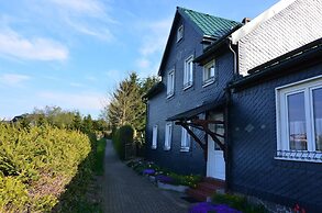 Holiday Home in Neustadt am Rennsteig With Pond