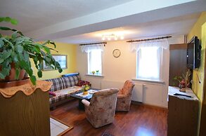 Holiday Home in Neustadt am Rennsteig With Pond