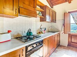 Farmhouse in Monte Santa Maria Tiberina With Garden