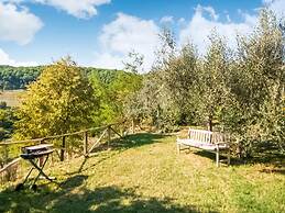 Farmhouse in Monte Santa Maria Tiberina With Garden