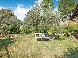Farmhouse in Monte Santa Maria Tiberina With Garden