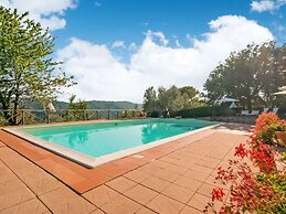 Farmhouse in Monte Santa Maria Tiberina With Garden