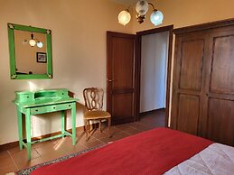 Farmhouse in Monte Santa Maria Tiberina With Garden