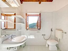 Farmhouse in Monte Santa Maria Tiberina With Garden