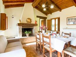 Farmhouse in Monte Santa Maria Tiberina With Garden