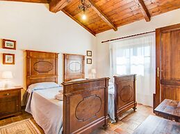 Farmhouse in Monte Santa Maria Tiberina With Garden