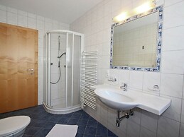 Modern Apartment in Fiss at Ski Bus Stop