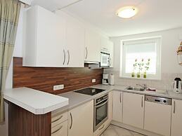 Modern Apartment in Fiss at Ski Bus Stop