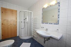 Modern Apartment in Fiss at Ski Bus Stop