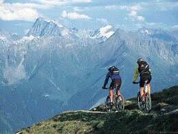 Modern Apartment in Fiss at Ski Bus Stop