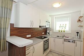 Modern Apartment in Fiss at Ski Bus Stop