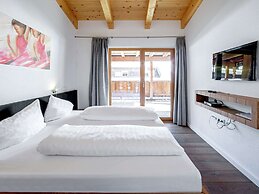 Luxurious Apartment With Sauna, Garage, Roof Terrace