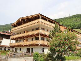 Luxurious Apartment With Sauna, Garage, Roof Terrace