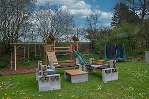 Spacious Mansion in Waimes With Sauna