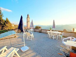 Inviting Holiday Home With Terrace, Garden Furniture, BBQ