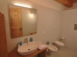 Cottage in Montelabbate With Pool, Garden, Bbq, Parking