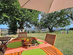 Cottage in Montelabbate With Pool, Garden, Bbq, Parking