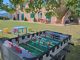Cottage in Montelabbate With Pool, Garden, Bbq, Parking