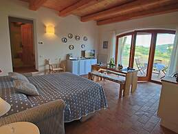 Cottage in Montelabbate With Pool, Garden, Bbq, Parking