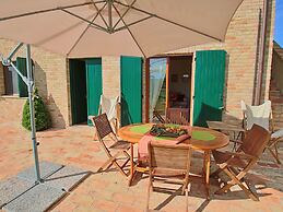 Cottage in Montelabbate With Pool, Garden, Bbq, Parking