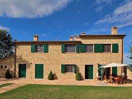 Cottage in Montelabbate With Pool, Garden, Bbq, Parking