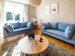 Luxurious Villa With Pool and Sauna, and Very Suitable for Culinary Wo