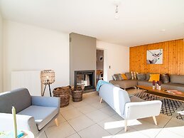 Luxurious Villa With Pool and Sauna, and Very Suitable for Culinary Wo