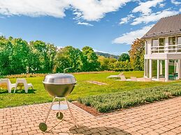 Luxurious Villa With Pool and Sauna, and Very Suitable for Culinary Wo