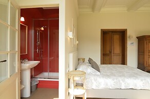 Luxurious Castle in Marchin With Infrared Sauna