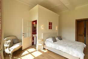 Luxurious Castle in Marchin With Infrared Sauna