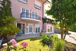 Lovely Flat in Deggendorf With Luxurious Furnishings With Southern Fla
