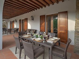 Restful Holiday Home in Reggello With Swimming Pool