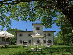 Restful Holiday Home in Reggello With Swimming Pool