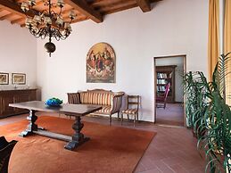 Restful Holiday Home in Reggello With Swimming Pool