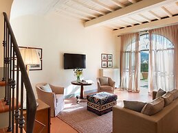 Restful Holiday Home in Reggello With Swimming Pool