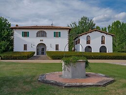 Restful Holiday Home in Reggello With Swimming Pool