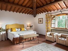 Restful Holiday Home in Reggello With Swimming Pool