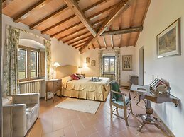 Restful Holiday Home in Reggello With Swimming Pool