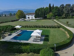 Restful Holiday Home in Reggello With Swimming Pool